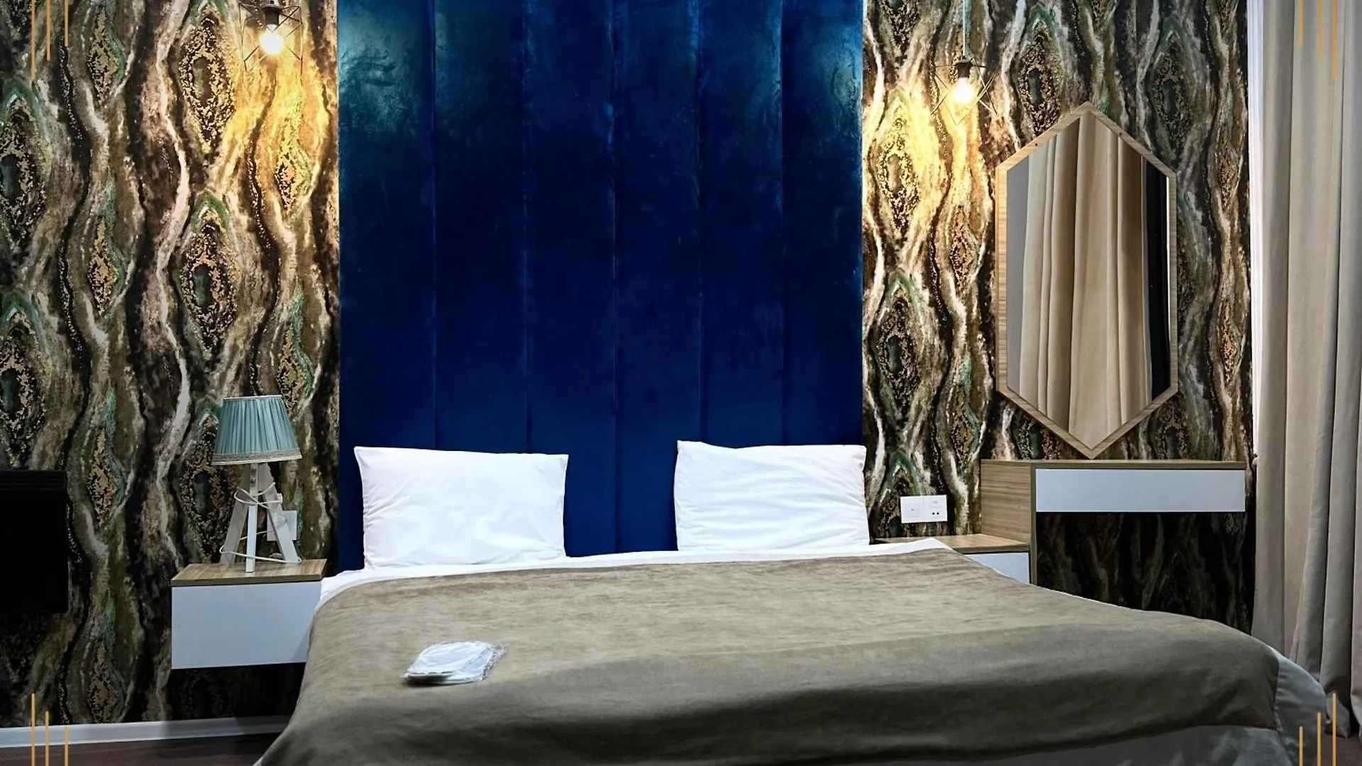 Roots Apart Hotel Baku 3*,